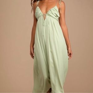 Lulus Confidence Check Midis Dress in Sage green